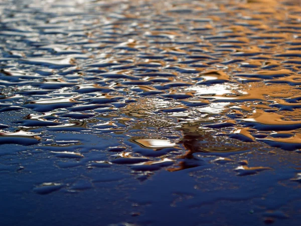 Gotas de agua en una superficie metálica —  Fotos de Stock