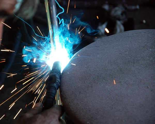 Schweißen Metallfunken Nahaufnahme Bild — Stockfoto