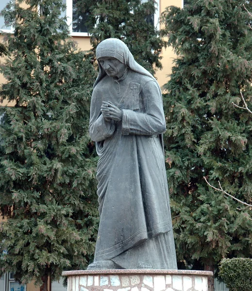 Statue of Mother Teresa in Struga,Macedonia — Stock Photo, Image