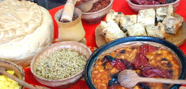 Традиционная македонская и балканская кухня — стоковое фото