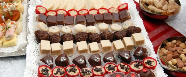 Assortimento caramelle praline al cioccolato — Foto Stock