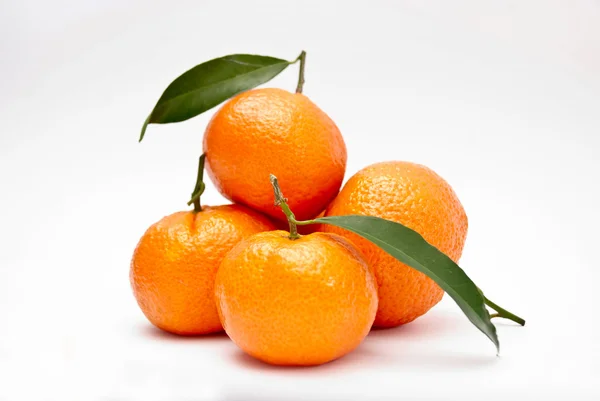 Friss narancs fehér alapon — Stock Fotó