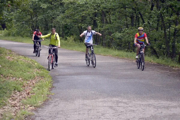 Národní Park Galicica, Makedonie-21. června, 2015:Bicycle Tour "Tour de Galichitsa" byl organizován na kole Mountain Bike Club Prespa. Prohlídka se koná druhý rok, účastníci měli přílež — Stock fotografie