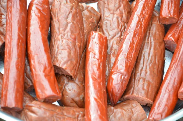 Salsichas prontas para grelhar — Fotografia de Stock