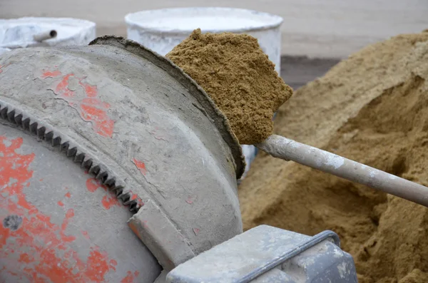 Cement mixer — Stock Photo, Image