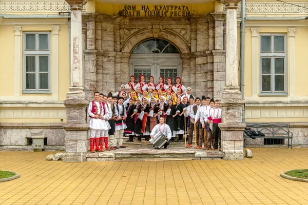 RESEN, MACEDONIA - NOVEMBER 25:Members of folk group Tashe Miloshevski , posing in yard of a well known building Saray in Macedonia.Resen , Macedonia on november 25, 2013 — Stock Photo, Image