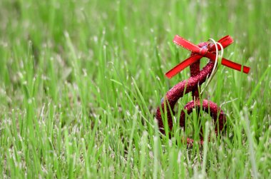 Xmas müzik notlar yeşil çim zemin üzerine