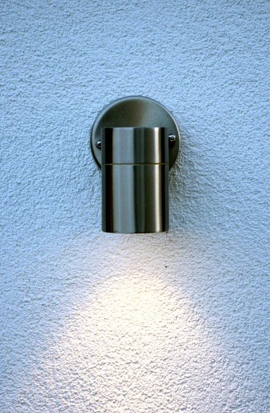 Parede moderna lâmpada exterior — Fotografia de Stock