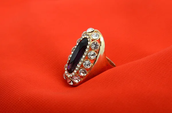 Kép egy divat gyűrű — Stock Fotó