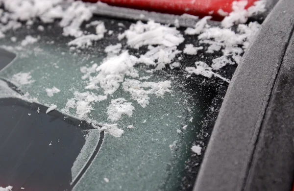 Bilen torkar med frost — Stockfoto