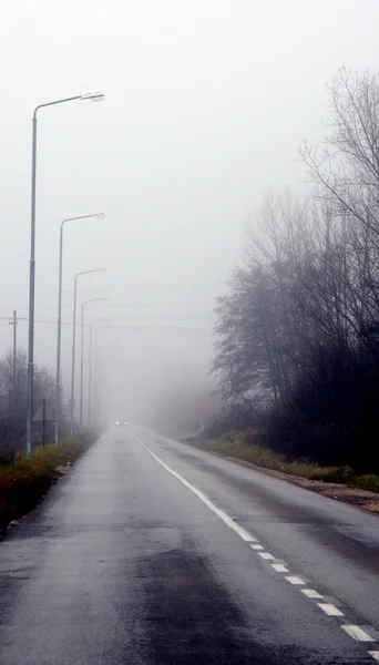 Nevoeiro na estrada — Fotografia de Stock