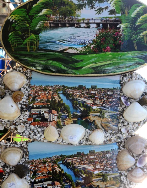 STRUGA, MACEDONIA - 13 de diciembre de 2015: Souvenirs from Struga and Ohrid lake, Macedonia. Struga es un destino turístico muy conocido en los Balcanes . —  Fotos de Stock