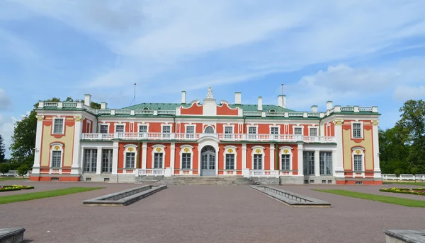 TALLINN, ESTONIA - 16 LUGLIO 2015: Tallinn Città alta. Old Tallinn fa parte del patrimonio mondiale dell'UNESCO — Foto Stock