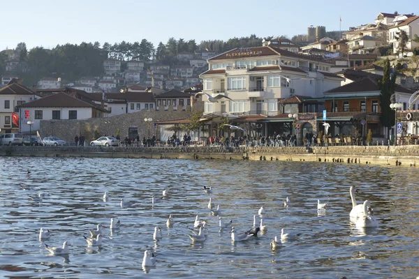 OHRID, MACEDONIA, 20 DE DICIEMBRE DE 2015: Ohrid y Lake. Ciudad de la Unesco — Foto de Stock