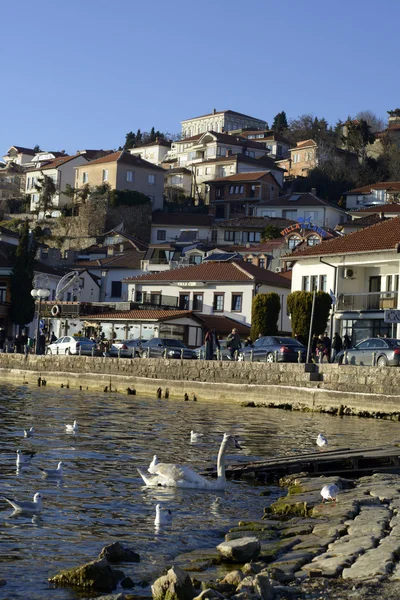 Ohrid, Makedonie, 20. prosinec 2015: Ochrid a jezero. Město Unesco — Stock fotografie