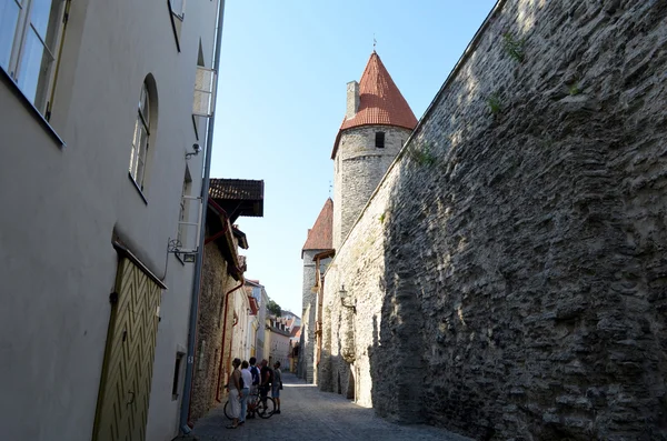 Imagem de um TALLIN, ESTÓNIA. 24 AGOSTO 2015- Vista turística da arquitetura da Cidade Velha em Tallinn, Estónia — Fotografia de Stock