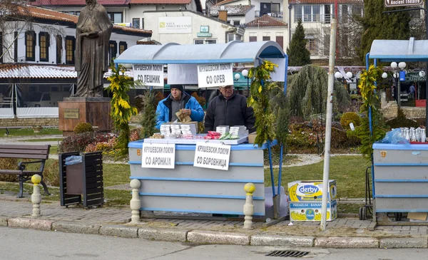 Ohrid, 마케도니아, 1 월 19 일, 2016 주현절의 하루, Ohrid, 마케도니아에 Ohrid에서 기념품 판매 — 스톡 사진