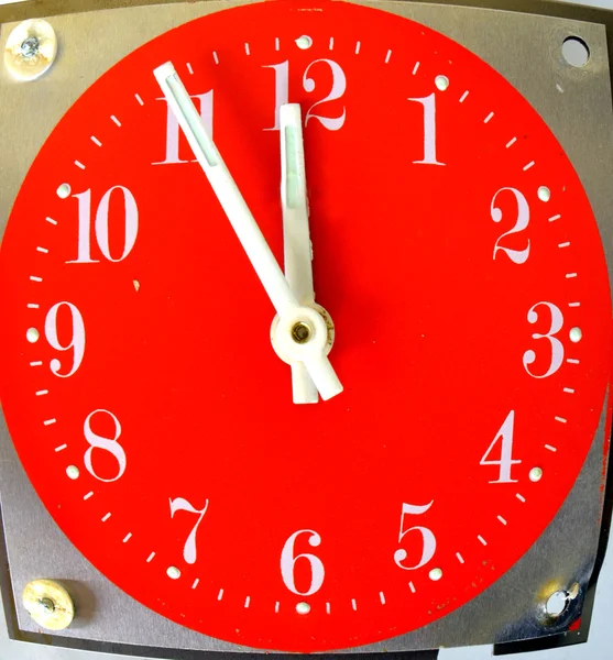 Vintage relógio de mesa vermelho — Fotografia de Stock