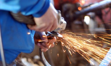 kıyma makinesi ile metal kesme.