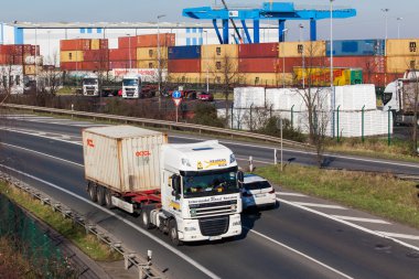 karayolu taşıma kamyonu