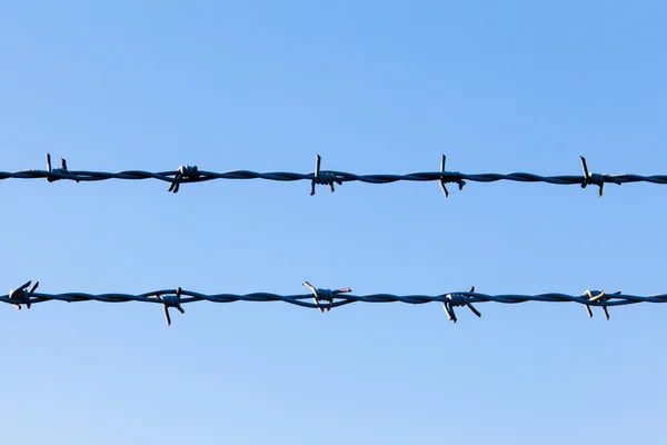 Stacheldraht aus Metall — Stockfoto