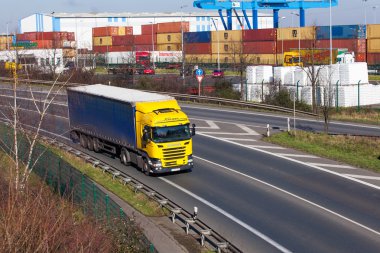 karayolu taşıma kamyonu