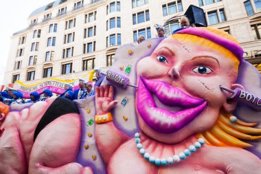 Karnaval geçit şehir merkezinde