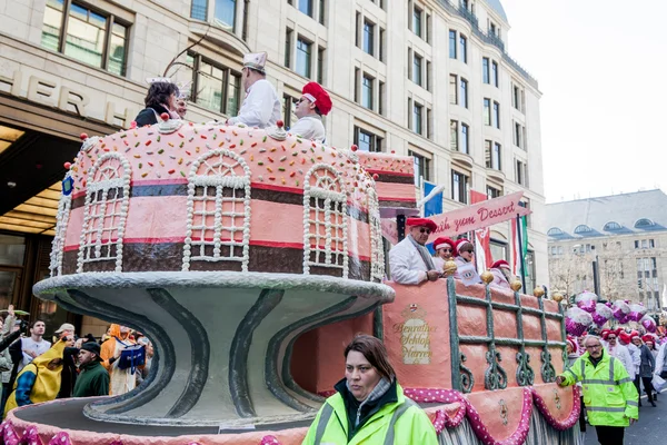 Desfile de carnaval en el centro de la ciudad — Foto de Stock