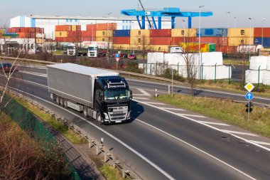 karayolu taşıma kamyonu