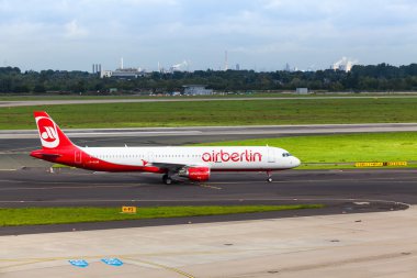 Uçak Boeing havaalanında indi