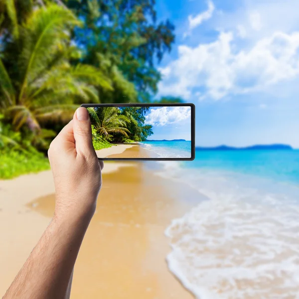 Mooi strand en tropische zee — Stockfoto