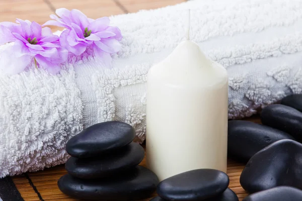 Zen stones  and flowers — Stock Photo, Image