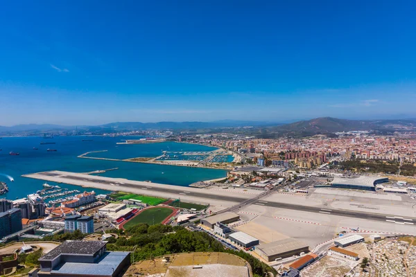 Mar e a cidade de gibraltar — Fotografia de Stock