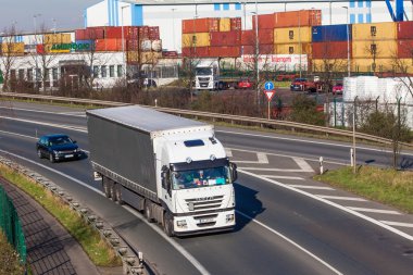 karayolu taşıma kamyonu