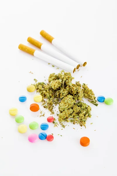 Marihuana, droger, piller — Stockfoto