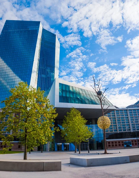 Здание Европейского центрального банка — стоковое фото