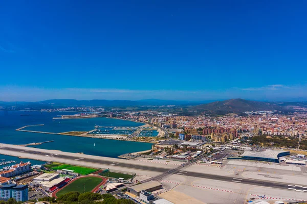 Mar e a cidade de gibraltar — Fotografia de Stock