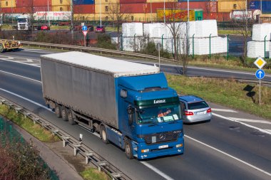 karayolu taşıma kamyon