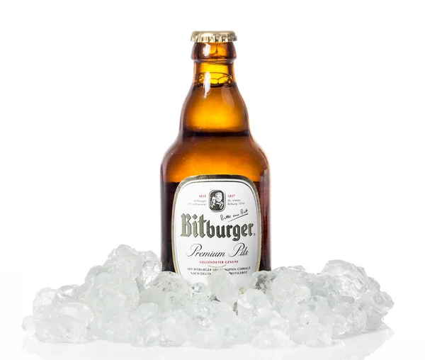 Uma garrafa de cerveja Bitburger — Fotografia de Stock