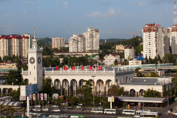 Soçi, Rusya - 14 Mayıs 2016: Demiryolu meydanının bina