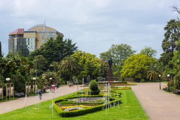 Sochi, Rusya - 13 Mayıs 2016: Lenin sanatları park anıt.