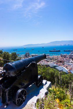 Cebelitarık topu. Giblartar 'da Silah