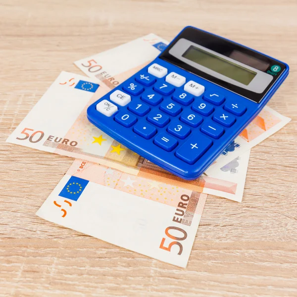 Calcolatrice sull'euro. Concetto contabile. Risparmio di denaro — Foto Stock