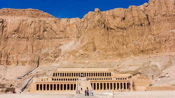Luxor, Ägypten - 15. Oktober: der Tempel der Hatschepsut bei Luxor i — Stockfoto