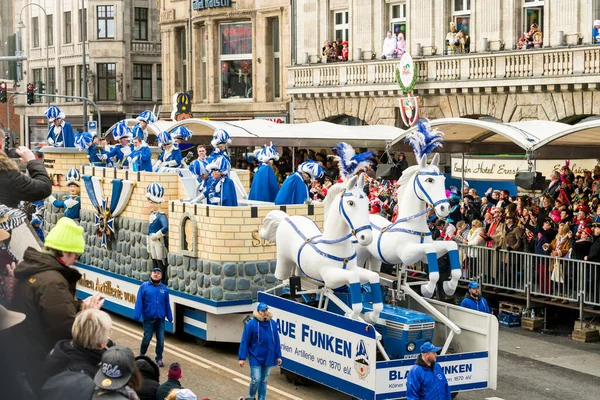 Cologne Allemagne Février 2018 Rosenmontag Parade Lundi Rose Million Spectateurs — Photo