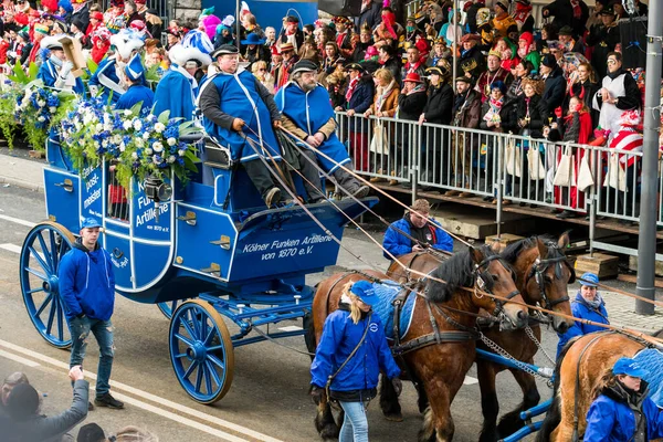 2018年2月12日 ドイツ ケルン ローゼンモンタグパレード バラの月曜日 通りには100万人以上の観客がいます — ストック写真