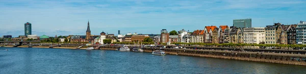 Düsseldorf Taki Ren Nehrinin Güzel Kıyıları Almanya — Stok fotoğraf