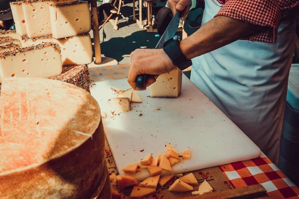 Worker Slicing Cheese Close Cutting Cheese — Stock Photo, Image