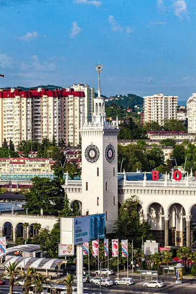 Sochi Russia Μαΐου 2016 Κτίριο Του Σιδηροδρομικού Σταθμού Στο Σότσι — Φωτογραφία Αρχείου