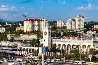 SOCHI, RUSSIA - 14 Mayıs 2016: Soçi 'deki demiryolu istasyonu, hava manzaralı. 1952 'de inşa edilmiş.